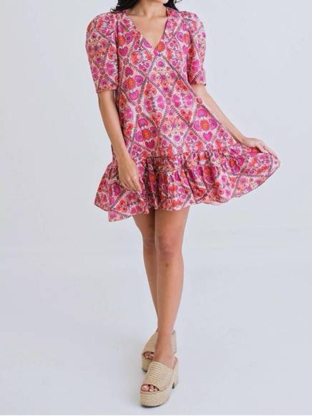 Karlie Pink Floral V-Neck Ruffle Hem Dress size Small